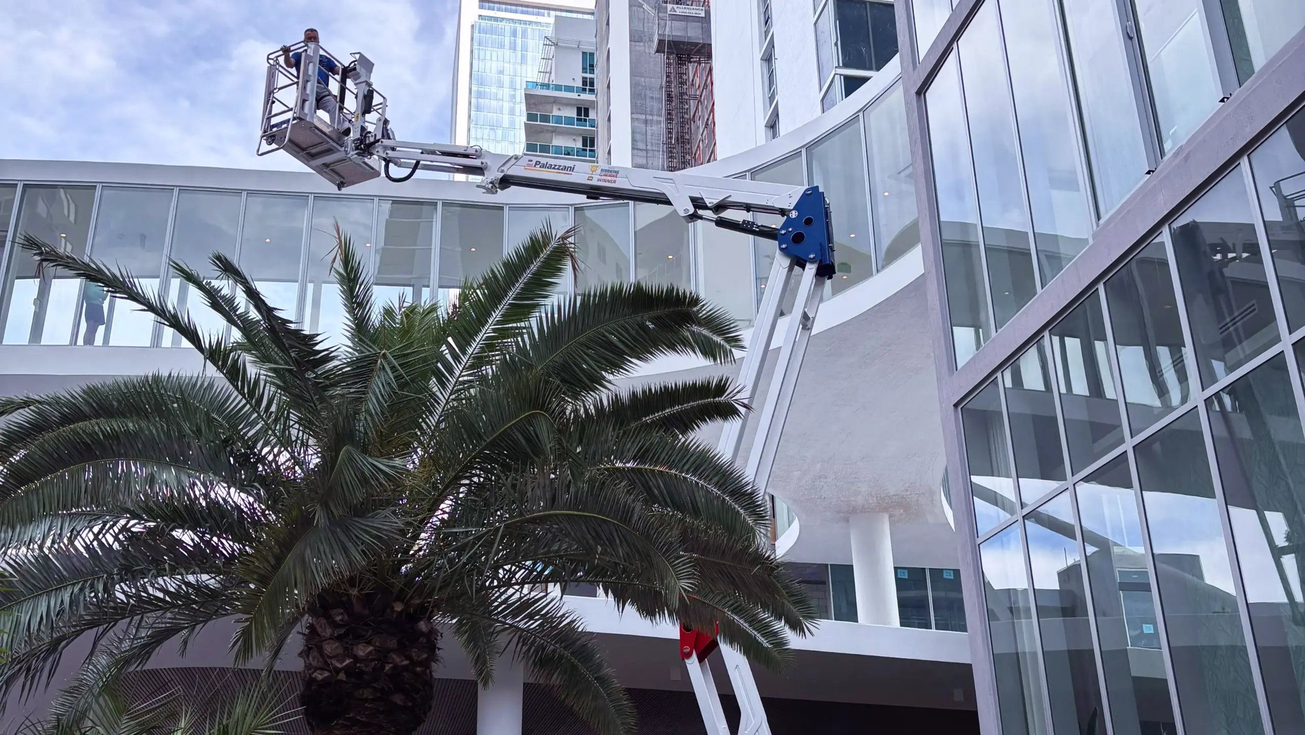 Palazzani North America Spider Lifts Aerial Platform for Sales showing municipal and public works in urban and high-density areas
