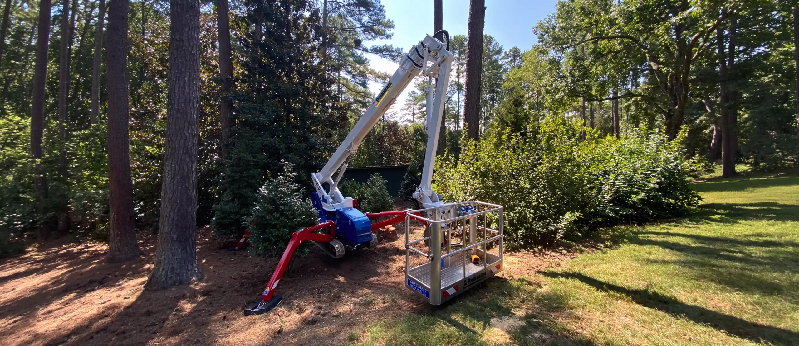 Palazzani North America Spider Lifts Aerial Platform for Sales TSJ 82 machine working in a field